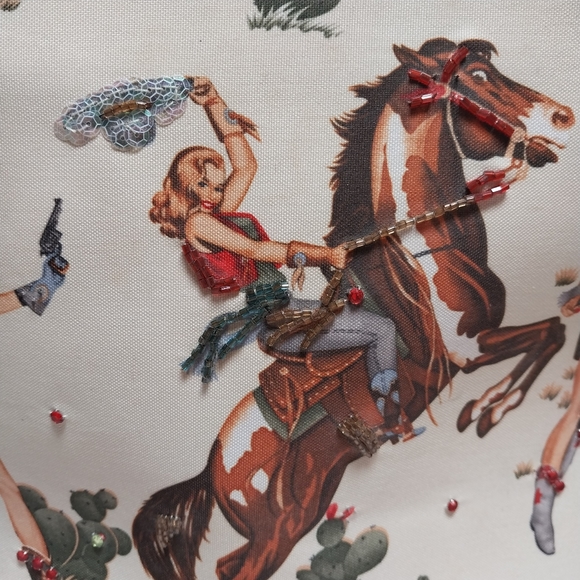 Cowgirl Tote - Picture 2 of 12